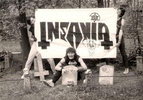 Sága INSANIA: původní INSANIA na hřbitově v Brně - Obřanech, 988